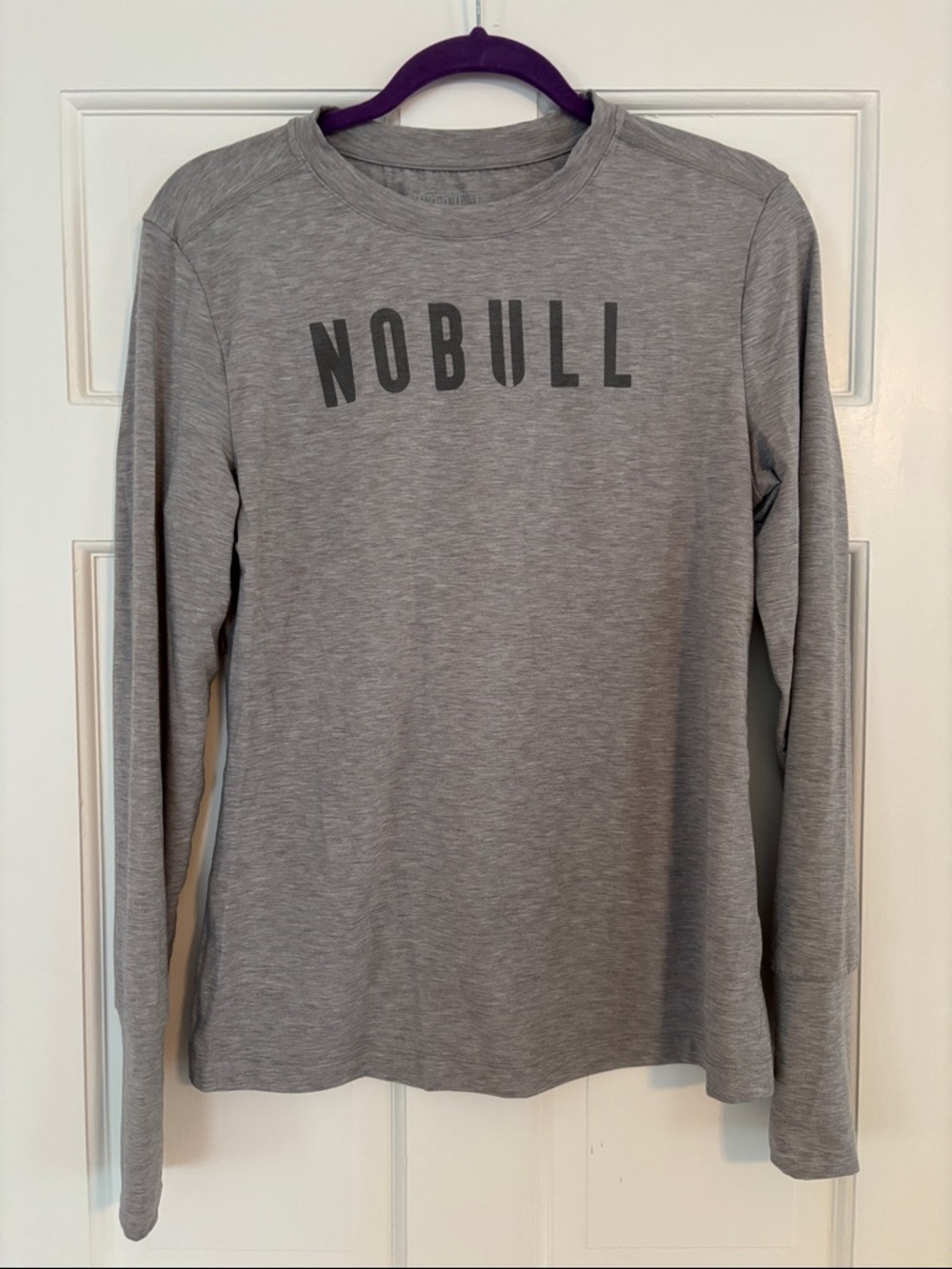 NOBULL lightweight Light Gray Long-Sleeve Crew with Black Logo size M
